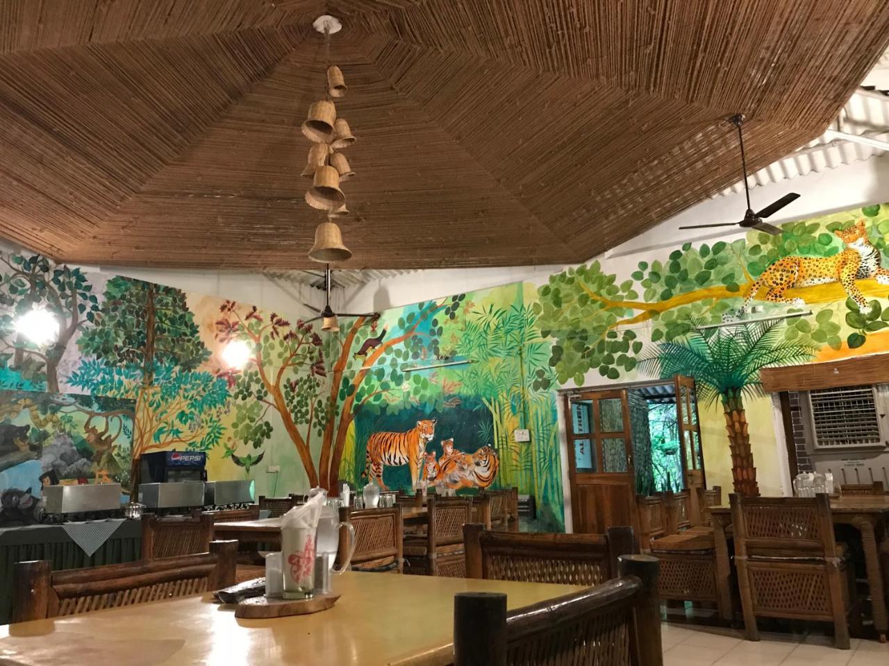 Baaz Jungle Resort Khawāsa Екстериор снимка