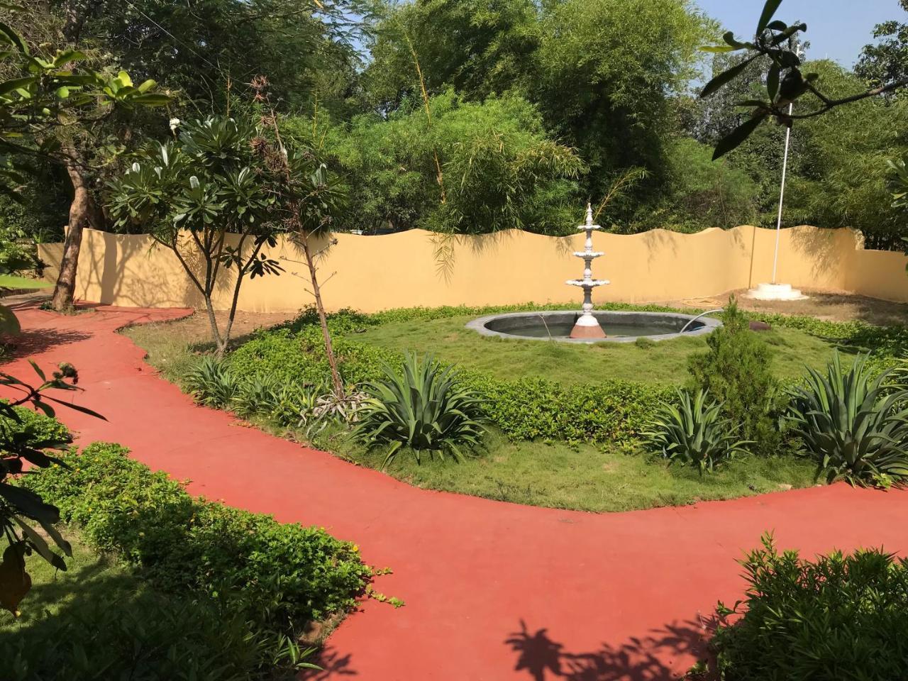 Baaz Jungle Resort Khawāsa Екстериор снимка